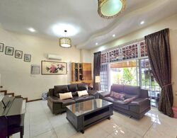 Flora Road (D17), Terrace #567962131